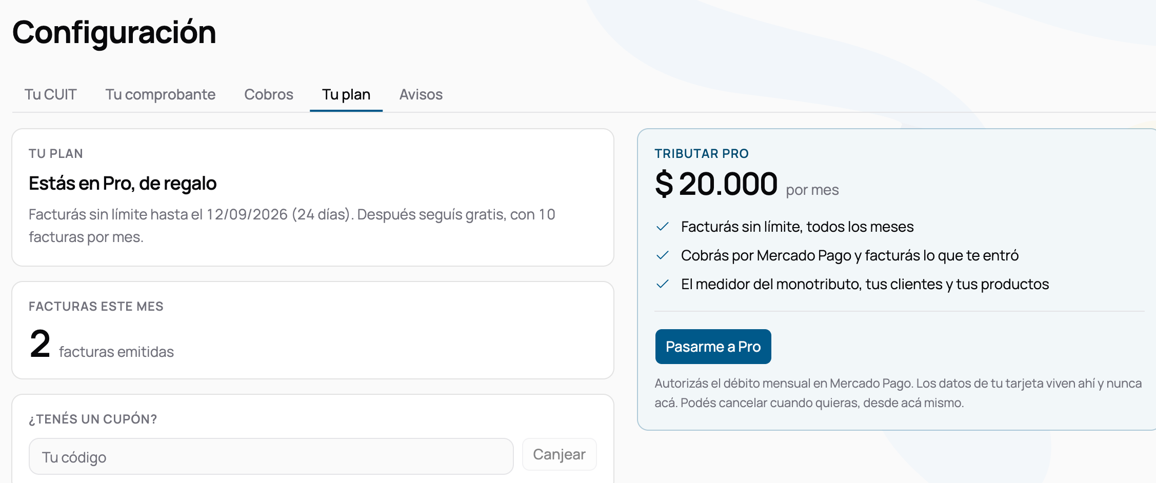 La sección Tu plan de Configuración en una computadora, con el estado del plan y las facturas del mes a la izquierda y la tarjeta de Tributar Pro con su precio a la derecha